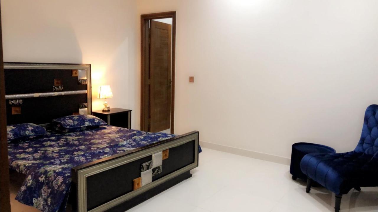 Fully Serviced Holiday Home Near Lyallpur Galleria Faysalabad Dış mekan fotoğraf